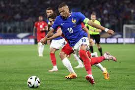 足球欧冠官方公布本赛季最佳阵容候选